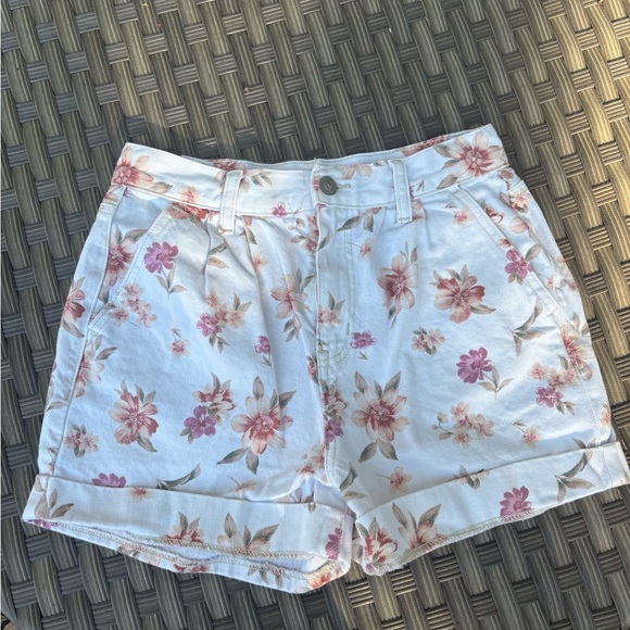 American Eagle Outfitters Pants - American Eagle Outfitters White Floral Jean Shorts - Pink Floral